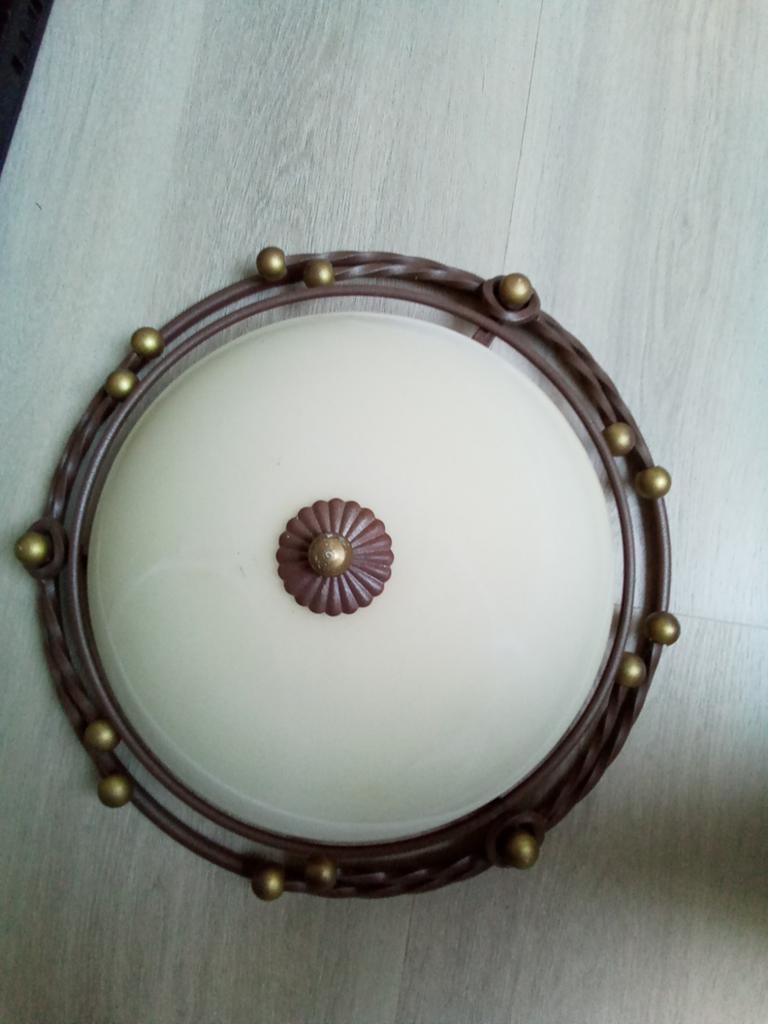 Plafondlamp met decoratieve metalen rand, doorsnede 39 cm, Ophalen of Verzenden, Gebruikt, Glas, Klassiek, Decoratief