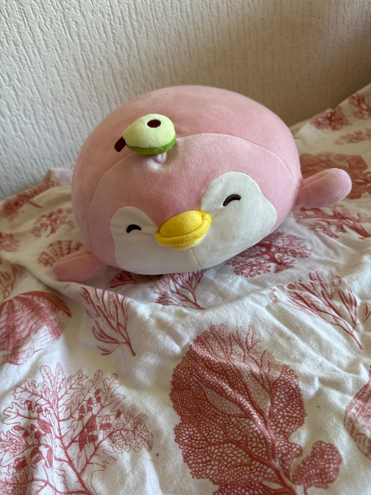Roze Pinguïn Knuffel met Avocado Hoedje, Kinderen en Baby's, Pinguïn, Ophalen of Verzenden, Zo goed als nieuw, Middelgroot (20 tot 80 cm)