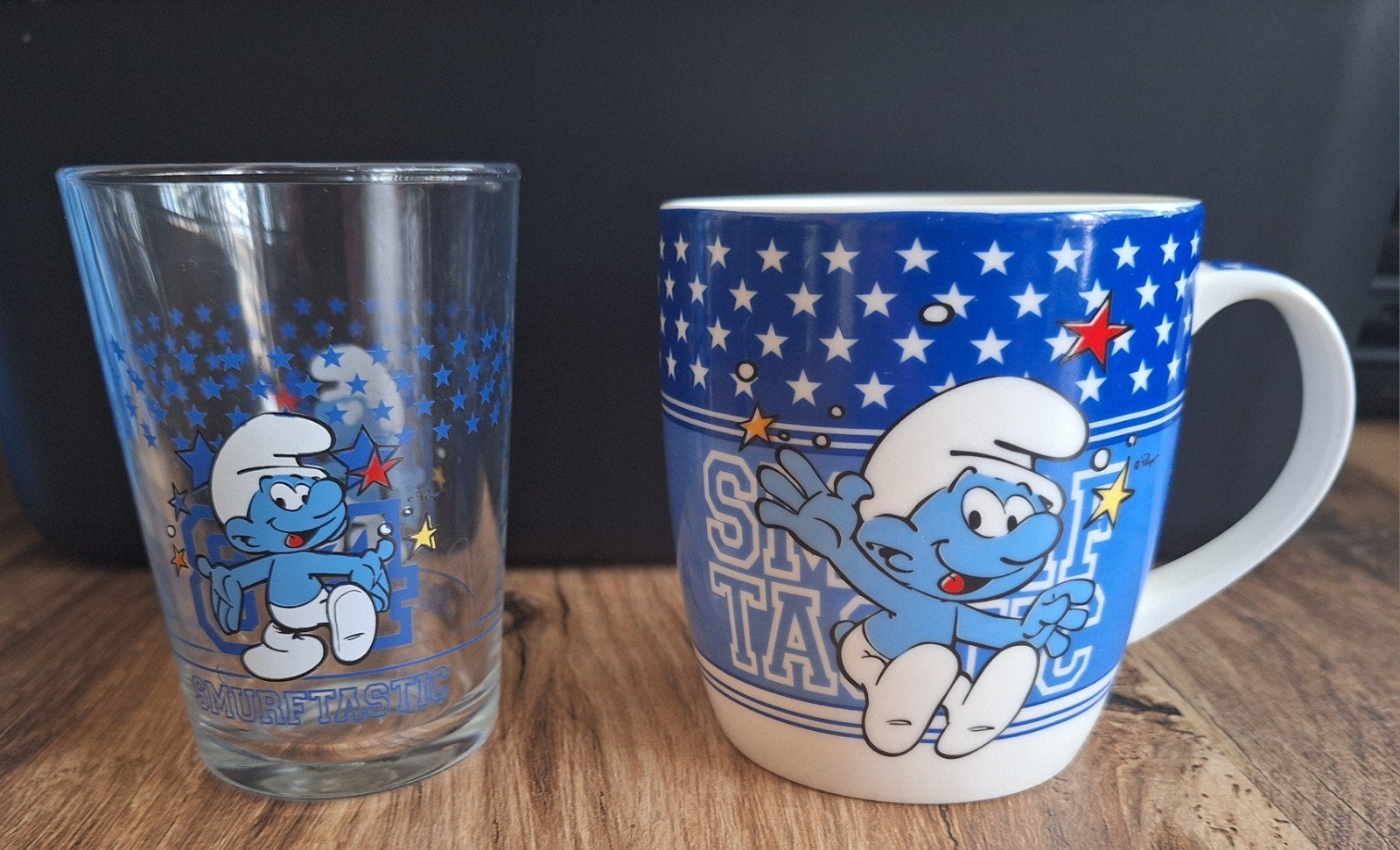 Smurfen Glas en Mok Set - Smurftastisch!, Verzamelen, Smurfen, Ophalen, Gebruikt, Verschillende Smurfen, Gebruiksvoorwerp