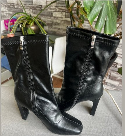 Zwarte enkellaars, Kleding | Dames, Schoenen, Ophalen of Verzenden, Zo goed als nieuw, Zwart