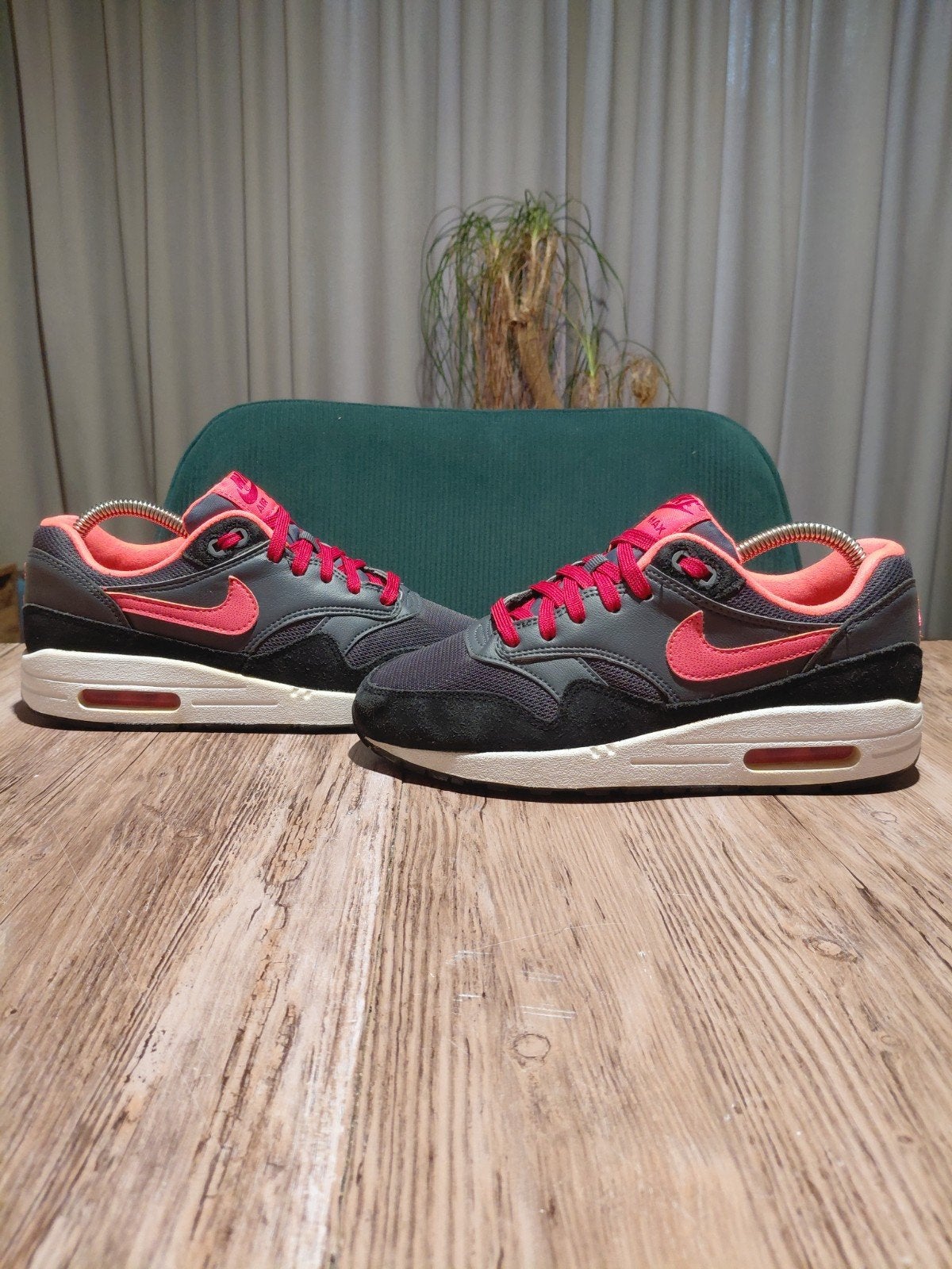 Nike Air Max 1 'Hot Lava' Size 38, Nike, Ophalen of Verzenden, Sneakers of Gympen, Grijs