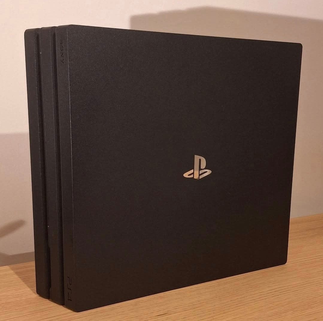 Ps4 pro, met versie 9.00 geschikt voor jailbreaken/homebrew, 1 speler, Ophalen of Verzenden, Zo goed als nieuw, Vanaf 12 jaar