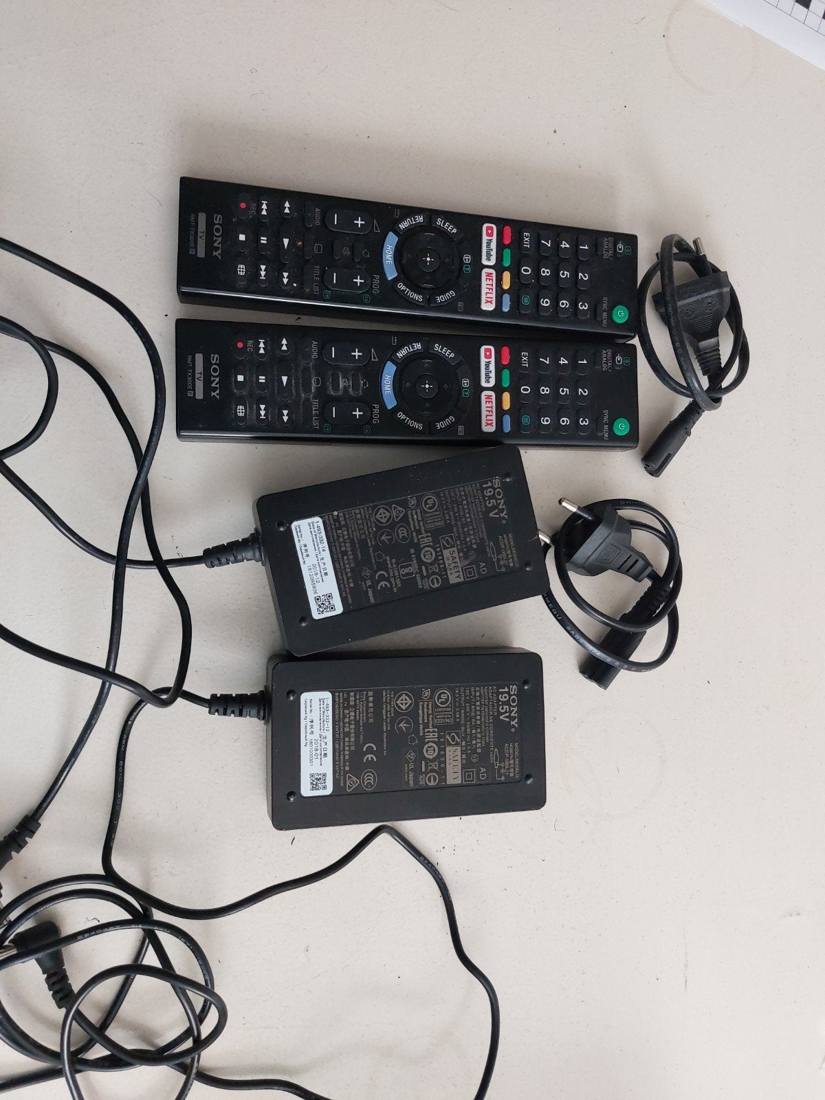Twee x Onderdelen Sony KDL 40 TV met afstandbediening., Ophalen of Verzenden, 50 Hz, Sony