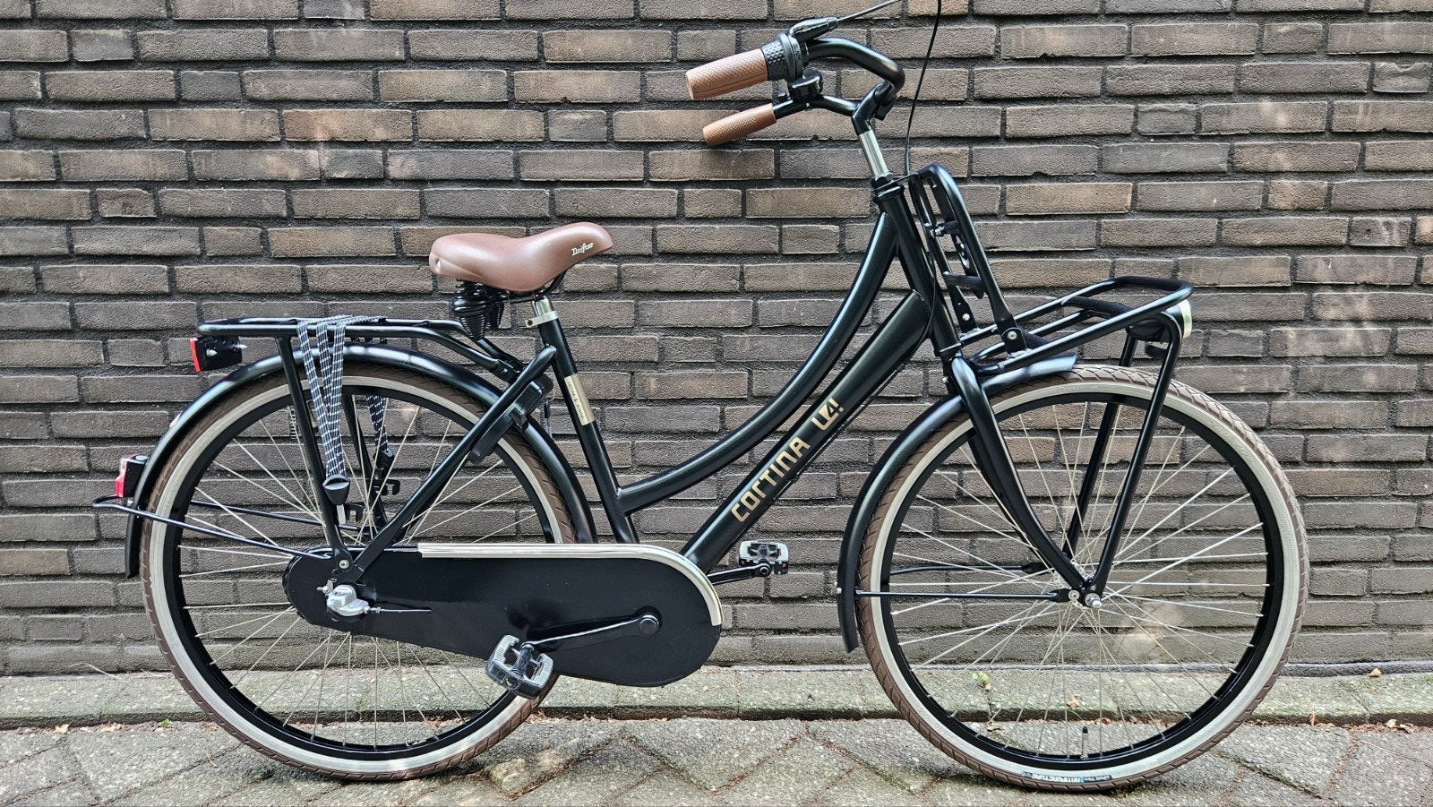 Cortina U4 transportfiets 26 inch, Fietsen en Brommers, Fietsen | Meisjes, Terugtraprem, Cortina U4 transportfiets, Versnellingen