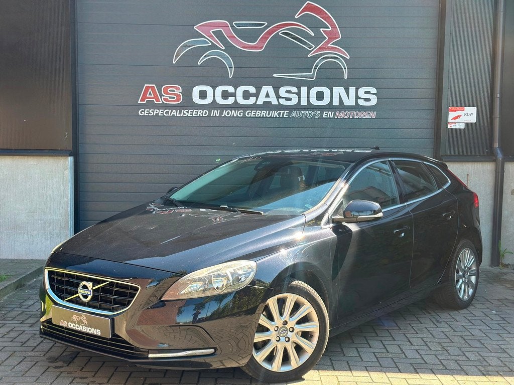Volvo V40 2.0 D4 Leer - Elektrische stoelen - airco, Voorwielaandrijving, Euro 5, Gebruikt, Zwart