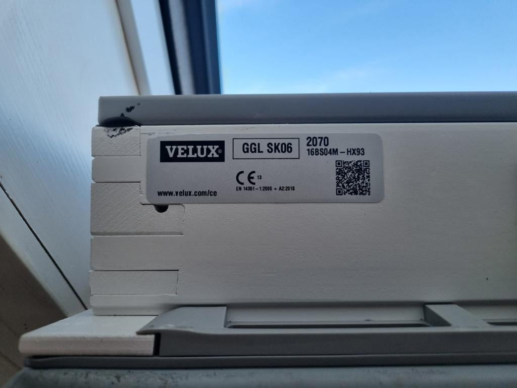 2x Velux  GGL SK06 2070, Doe-het-zelf en Verbouw, Glas en Ramen, Ophalen, Dakraam, 80 tot 120 cm