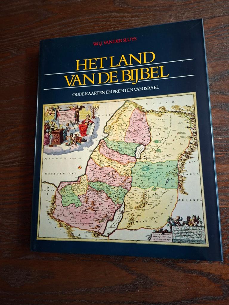 Het land van de bijbel. W.J. van der Sluys, 1 e druk 1986, Ophalen of Verzenden, Zo goed als nieuw