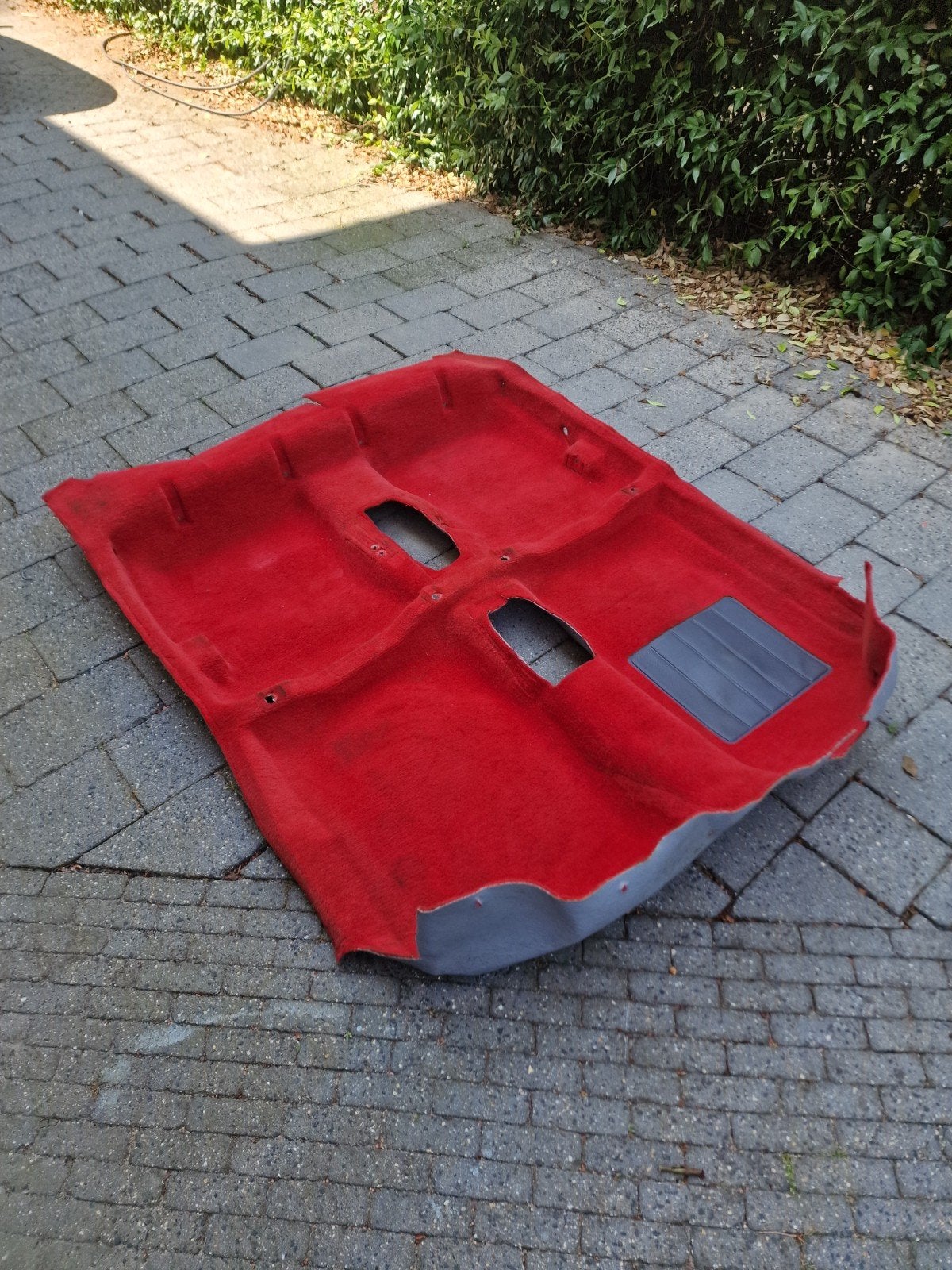 Rood vloerkleed + rode middenconsole Peugeot 205 GTi, Auto-onderdelen, Interieur en Bekleding, Ophalen, Gebruikt, Peugeot