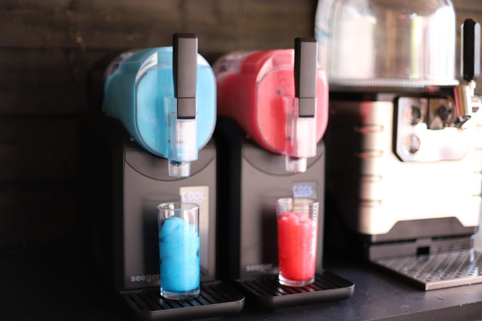 Te huur: 2 stuks slushpuppy machines, Ophalen