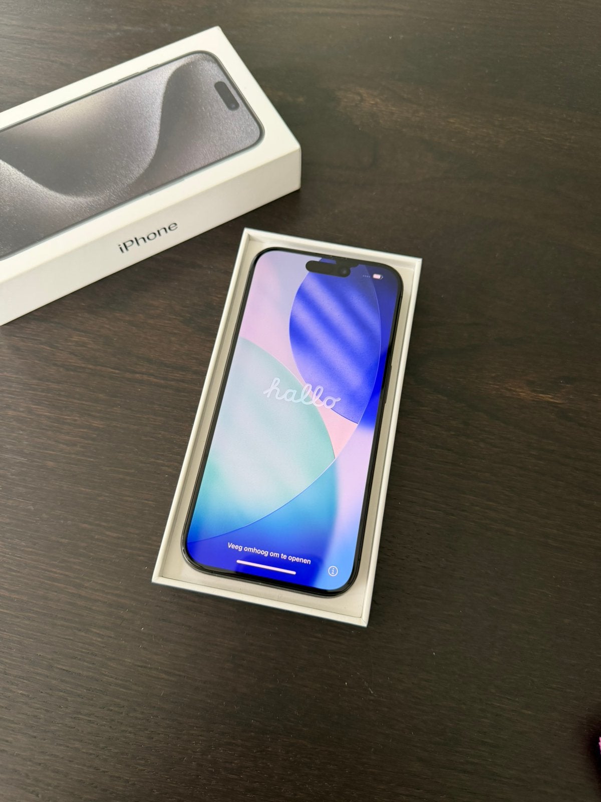 Foto 7 van Apple iPhone 15 Pro Black Titanium, 128GB +oplader en doosje