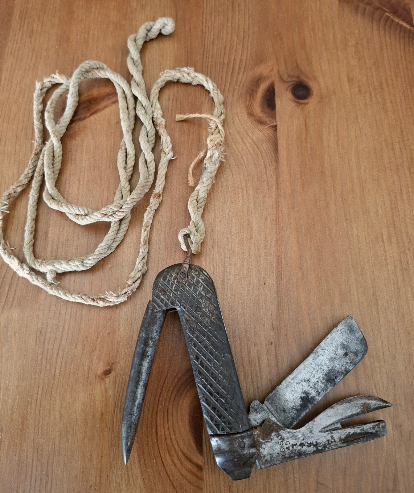 Origineel Brits Militair Zakmes (WW2 Clasp Knife) – 1945, Verzamelen, Ophalen, Engeland, Mes of Dolk