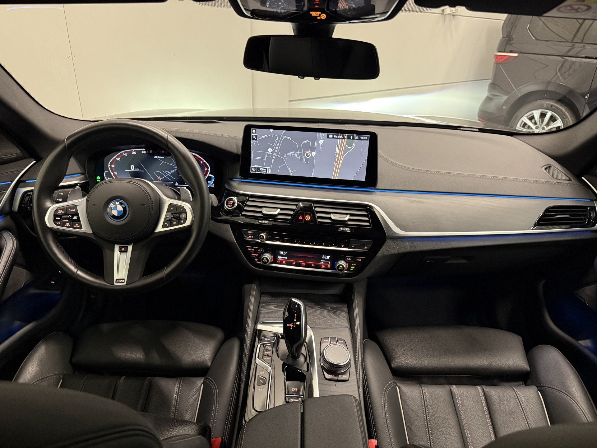 Foto 15 van BMW 5 Serie Touring 530e xDrive High exe PANO/TREKHAAK/H&K/L