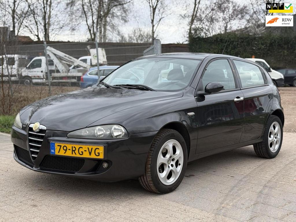 Alfa Romeo 147 1.6 T.Spark Distinctive INCLUSIEF NIEUW APK, Auto's, Voorwielaandrijving, Gebruikt, 4 cilinders, 400 kg