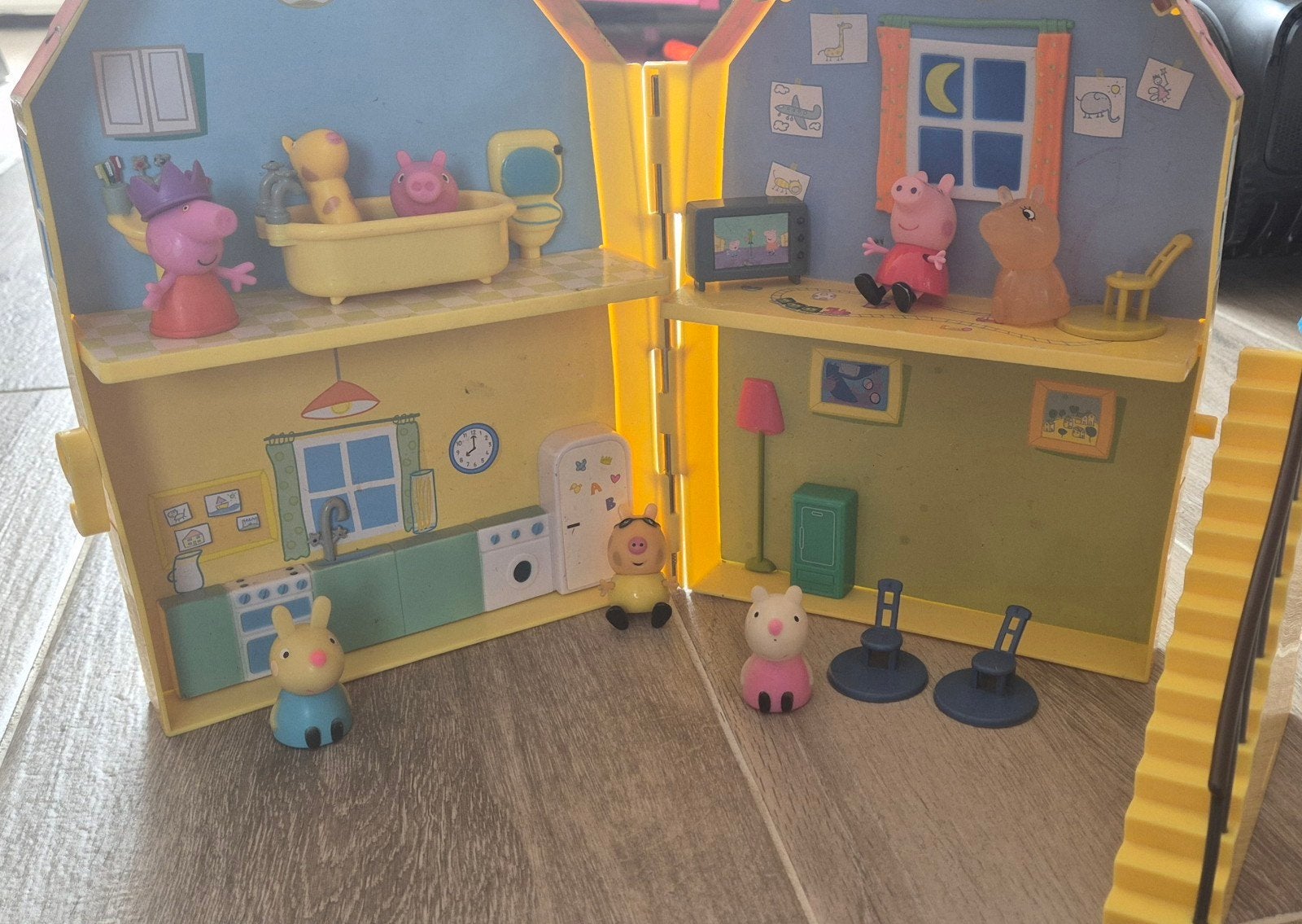 Peppa Pig Poppenhuis met Figuren en Meubels, Kinderen en Baby's, Ophalen of Verzenden, Gebruikt, Poppenhuis