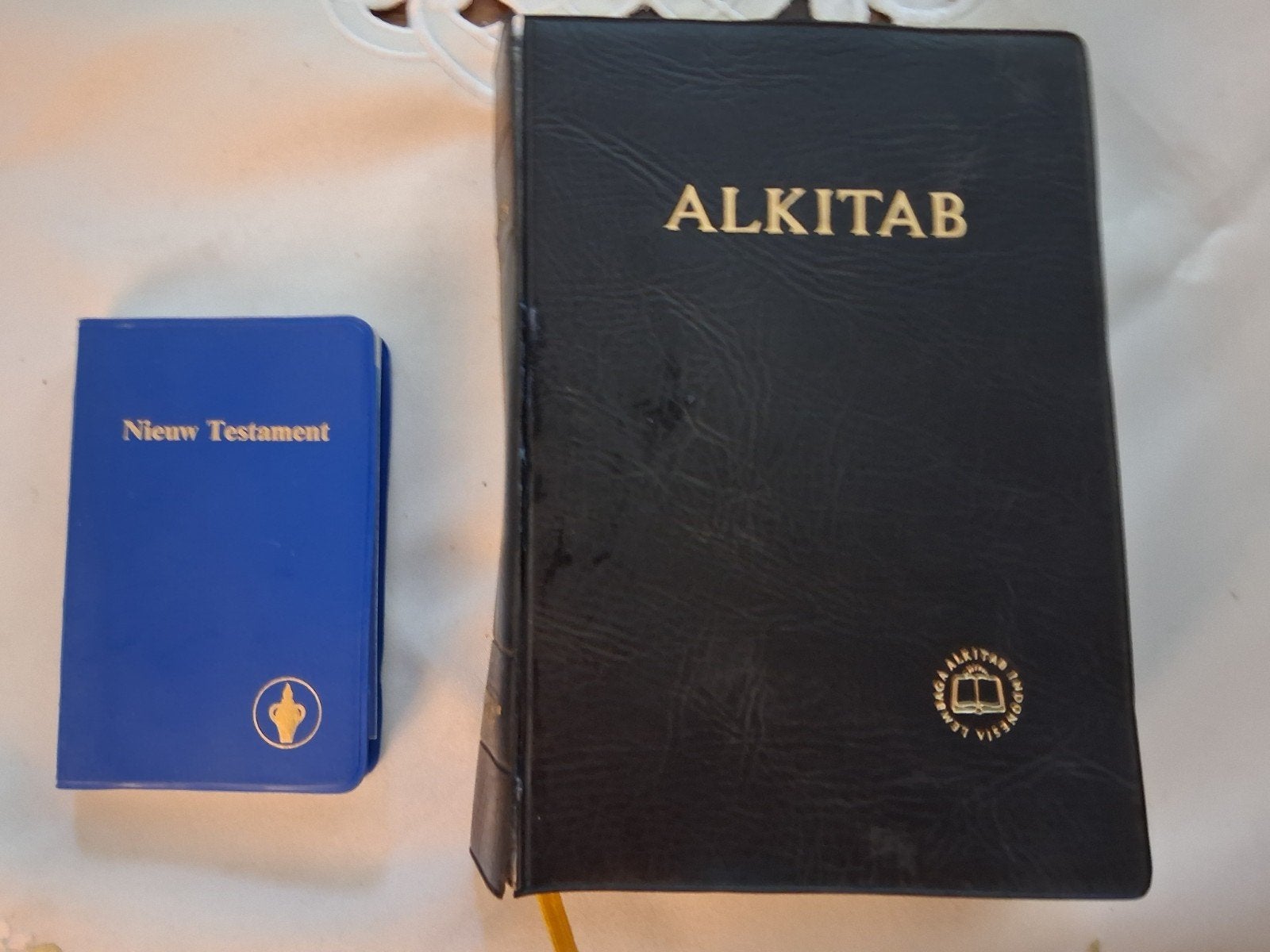 Alkitab en Nieuw Testament - Indonesische Bijbels, Ophalen of Verzenden, Lembaga Alkitab Indonesia