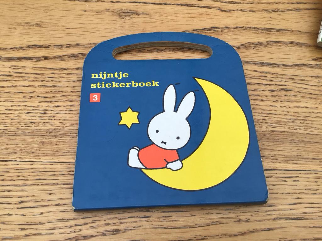 Nijntje stickerboek - Dick Bruna - Leerzaam en Leuk!, Ophalen of Verzenden, Gebruikt, Strip of Tekenfilm