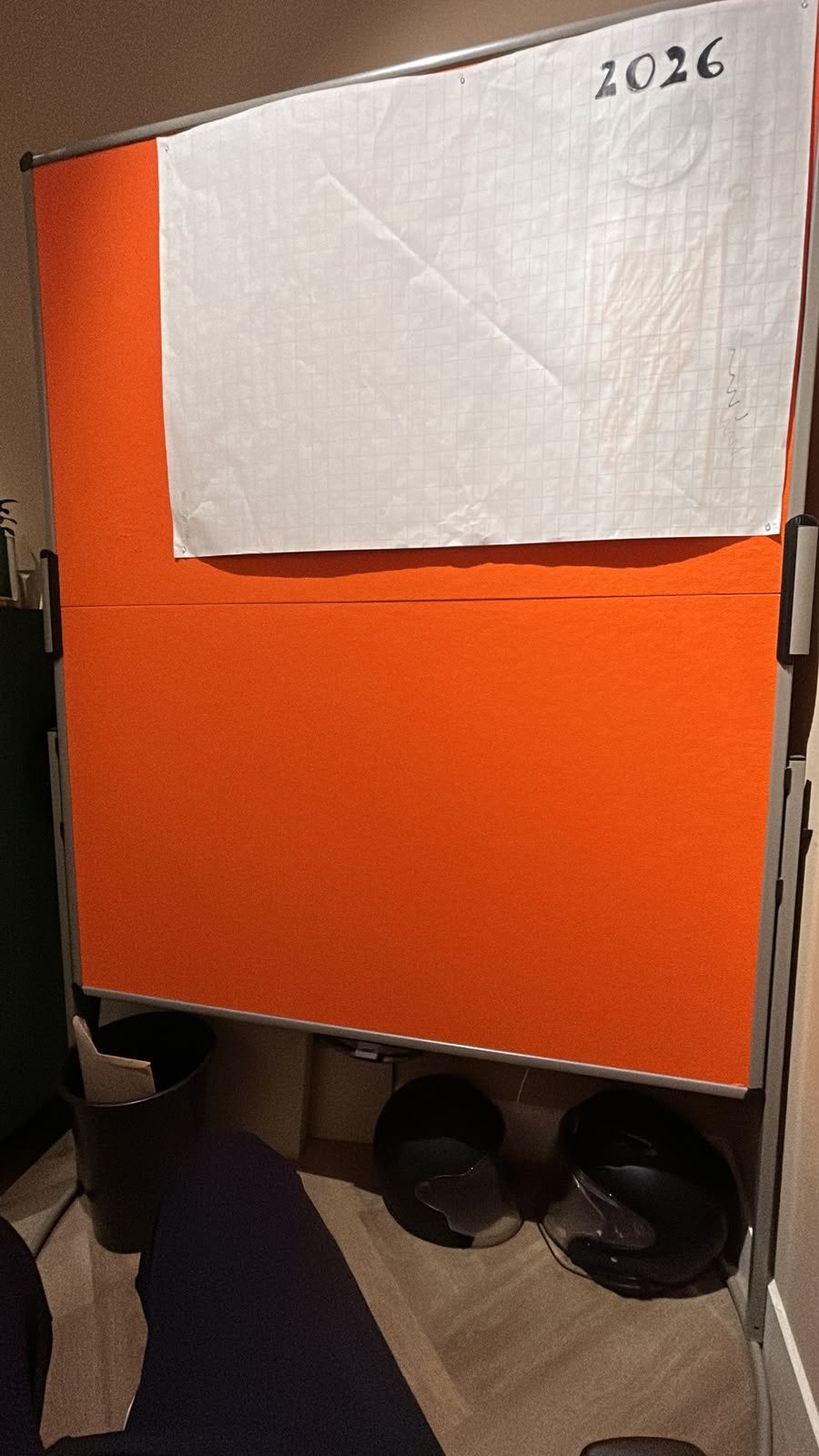 Neuland Prikbord met hoes, Ophalen, Zo goed als nieuw