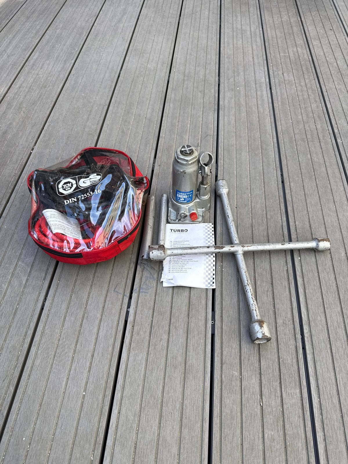 Startkabel. PotKrik en kruissleutel pechset, Ophalen, Gebruikt, Hydraulisch, Potkrik