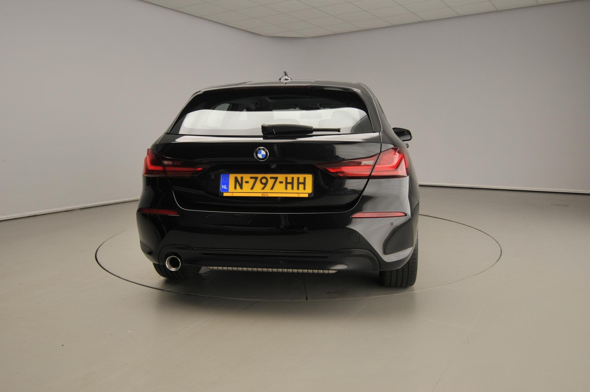 BMW 1 Serie 5-deurs 118i | LED | Leder | HUD | Schuifdak | A, Auto's, BMW, 12 maanden, Gebruikt, Zwart, Origineel Nederlands