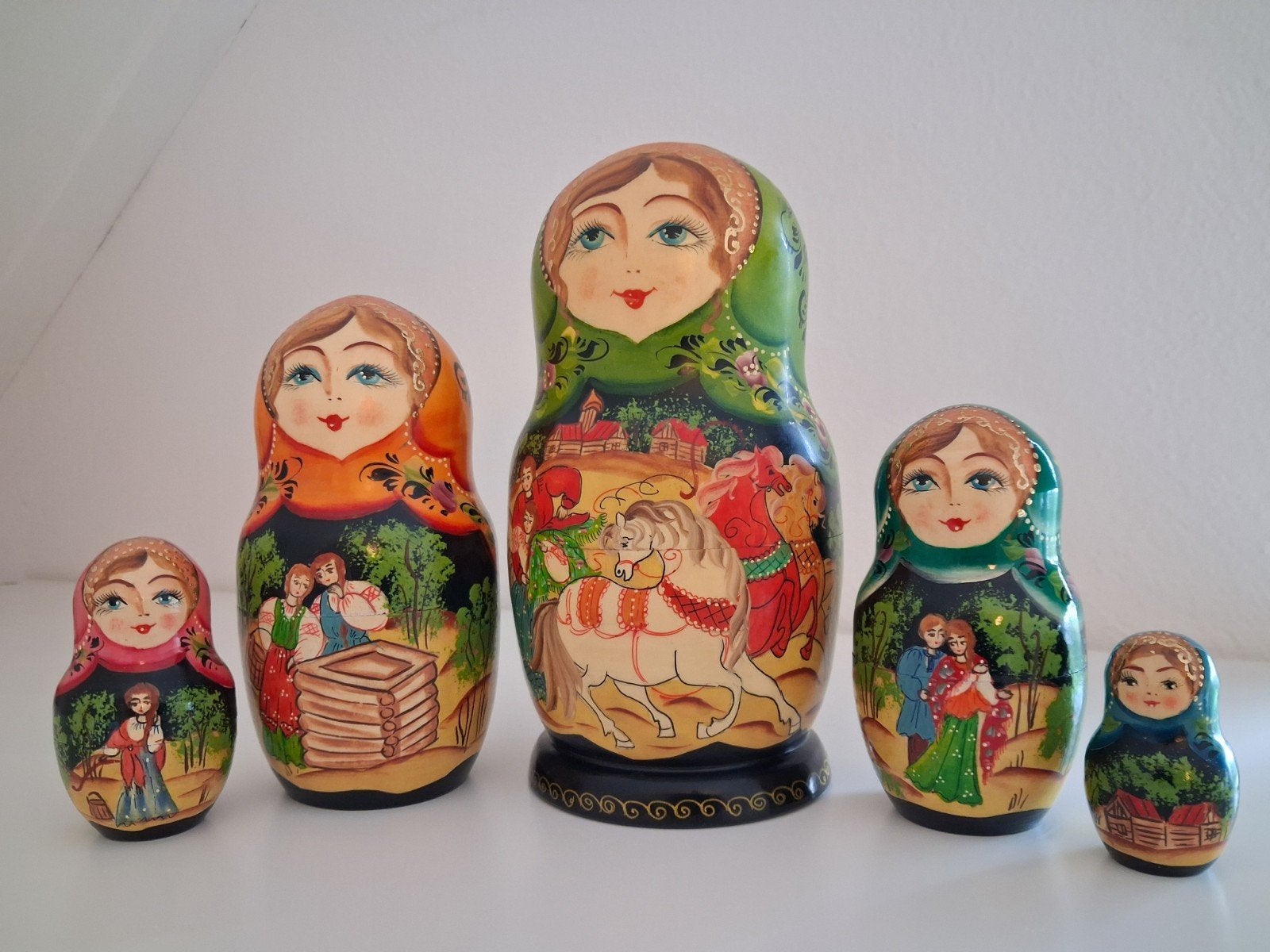 5 delige Russische Matroesjka sprookje., Ophalen of Verzenden, Zo goed als nieuw