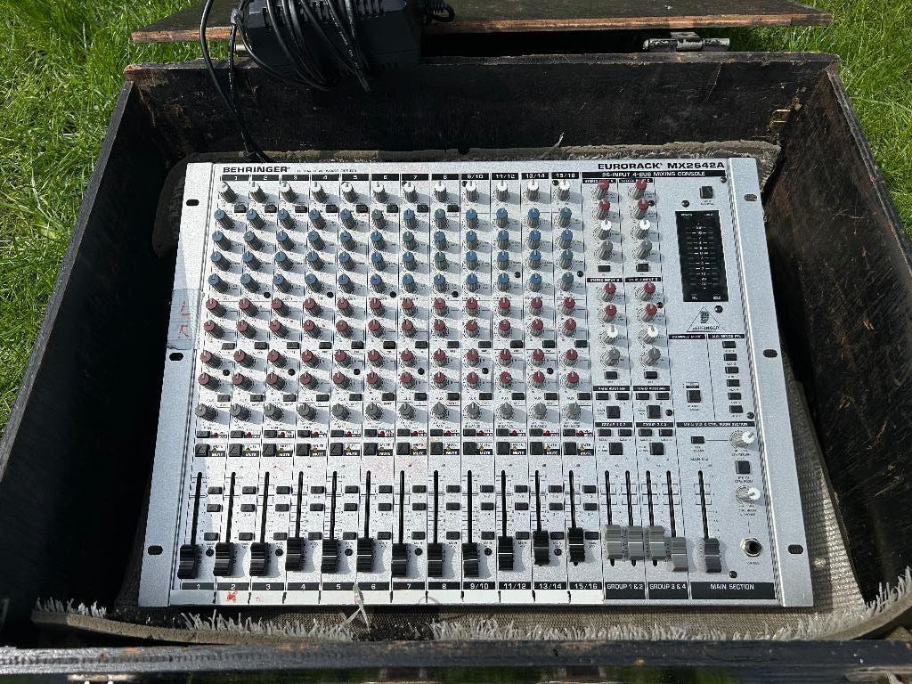 Behringer eurorack MX2642A, Ophalen, Gebruikt, 10 tot 20 kanalen, Microfooningang