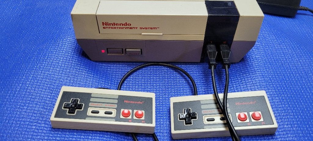 Nintendo Classic  NES - Retro gameconsole, Ophalen, Refurbished, Met 2 controllers