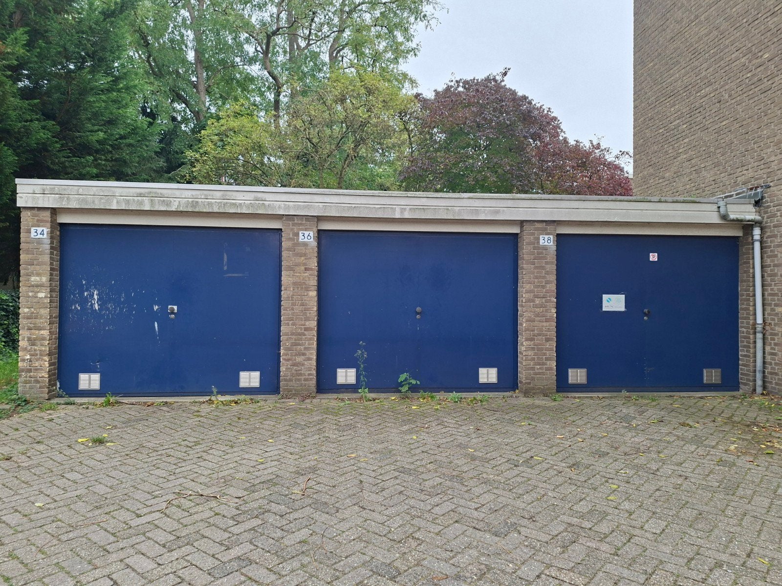 TE KOOP GARAGEBOX ROTTERDAM - ZUID.