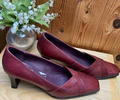 Clarks NIEUW maat 6.5/40, Schoenen met lage hakken, Nieuw, Ophalen of Verzenden, Rood