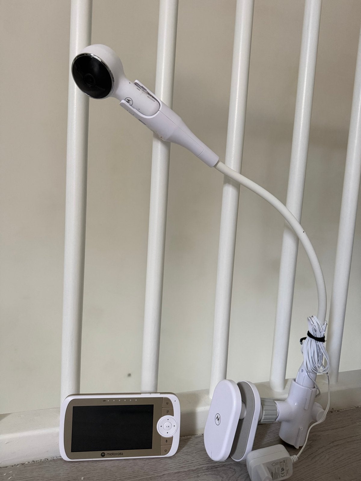 Motorola babyfoon met camera en flexibele houder, Ophalen of Verzenden, Zo goed als nieuw, 100 tot 250 meter, Camera