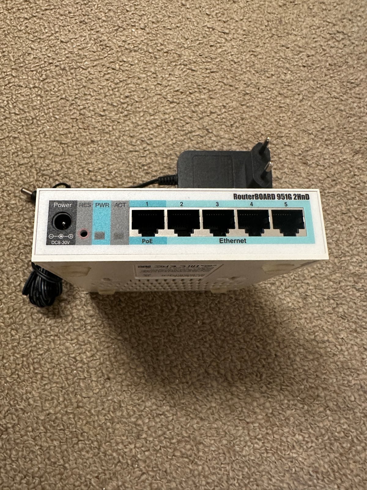 MikroTik RouterBOARD 951G 2HnD Router, Computers en Software, Routers en Modems, Ophalen of Verzenden, Gebruikt, Router