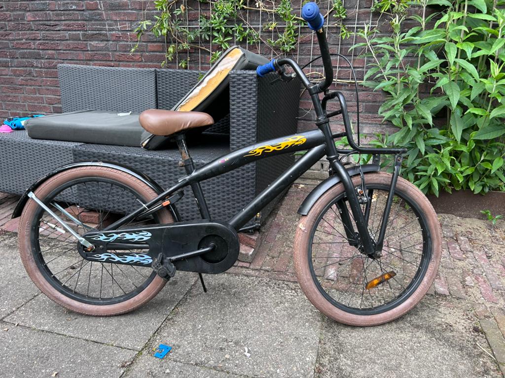 Jongensfiets stoere cruiser 20 inch vlammen jongens fiets, Ophalen, Terugtraprem, Gebruikt, Handrem