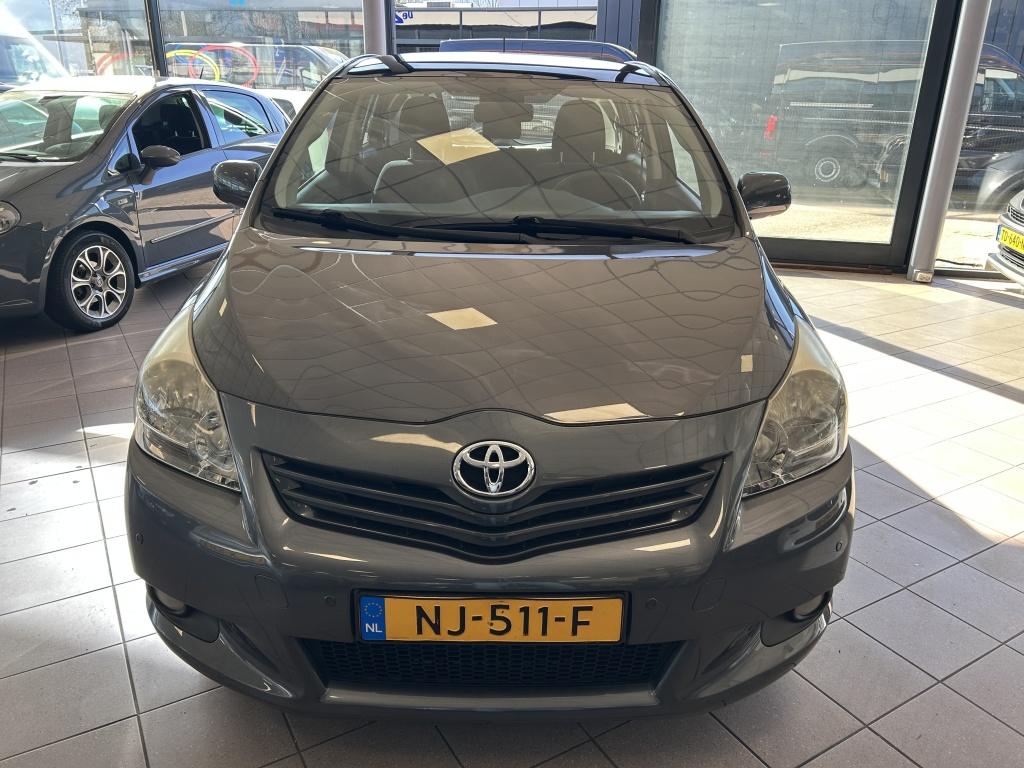 Toyota Verso 1.6 VVT-i Asp. Lim. PANO DAK Achteruit rij cam, Auto's, Voorwielaandrijving, Euro 5, Gebruikt, 4 cilinders