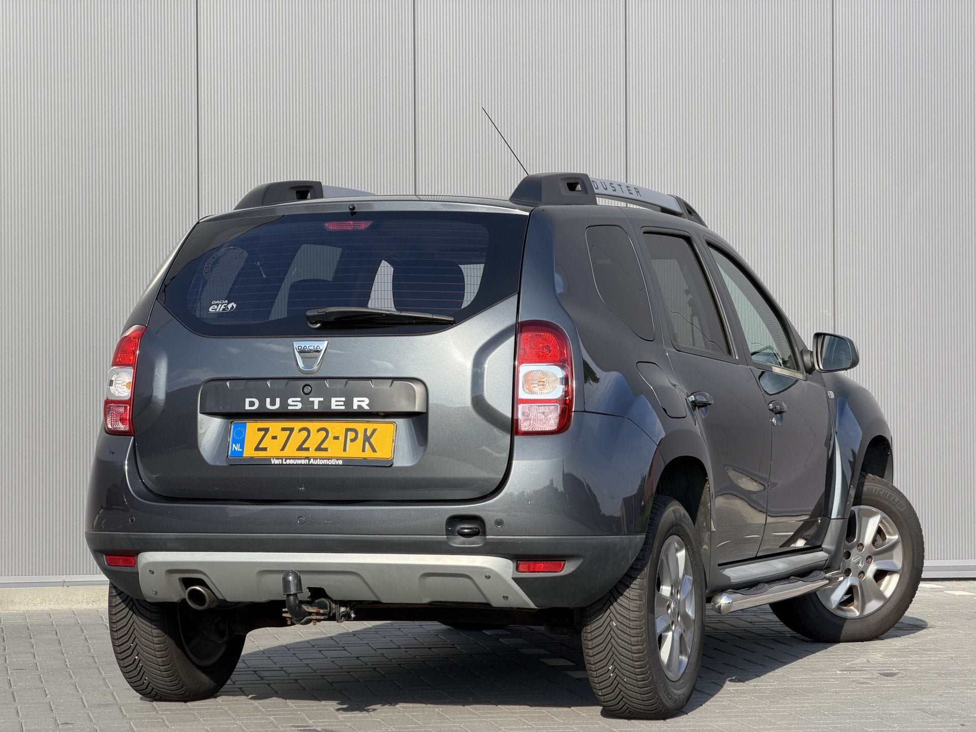 Dacia Duster 1.2 TCe 4x2 Blackshadow | RIJKLAAR | Trekhaak |, Auto's, Voorwielaandrijving, Stof, Gebruikt, Duster