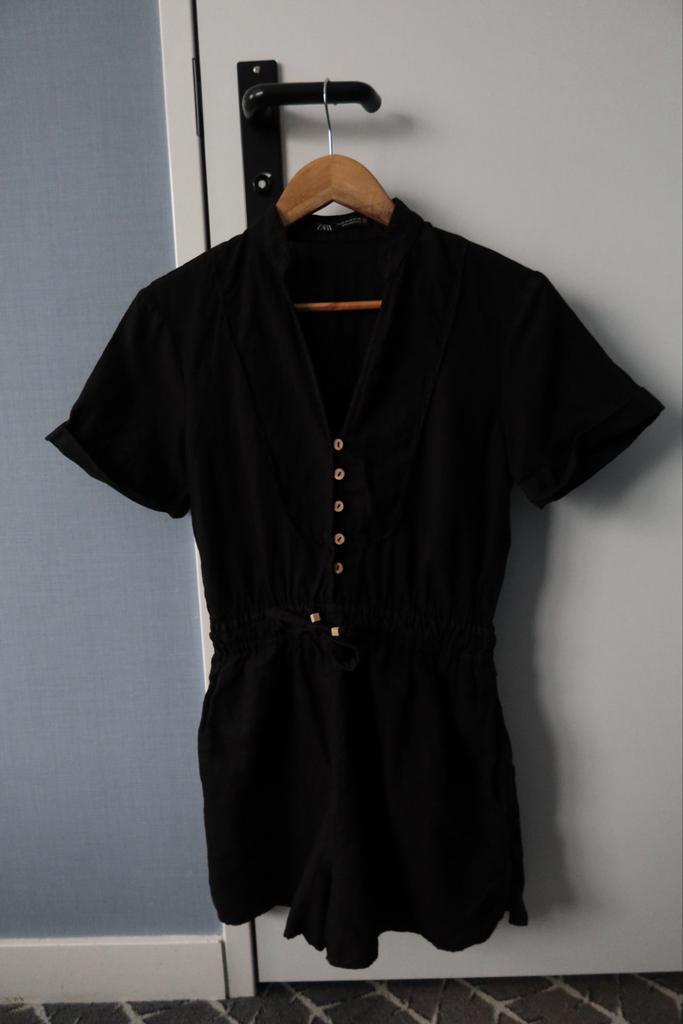 Zara linnen playsuit zwart XS, Ophalen of Verzenden, Zo goed als nieuw, Maat 34 (XS) of kleiner, Zwart