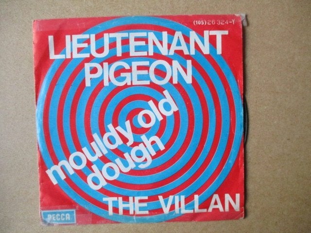 s3180 lieutenant pigeon - mouldy old dough, Ophalen, Gebruikt, Overige genres, 7 inch