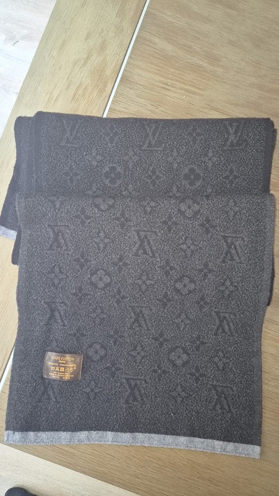 Louis Vuitton Sjaal - Luxe en Stijlvol, Overige maten, Ophalen of Verzenden, Zo goed als nieuw, Sjaal