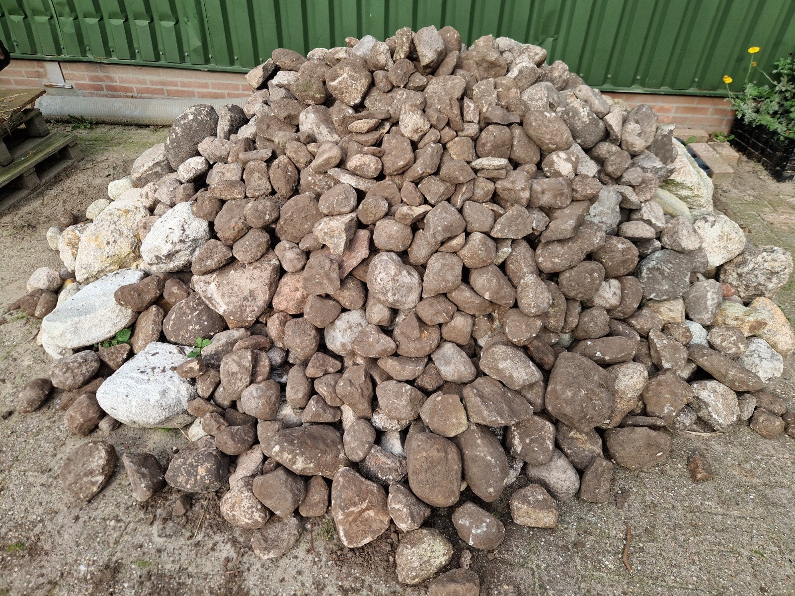 Grote partij gebruikte rotsen en keien voor tuin of oprit, Ophalen, Gebruikt, Bruin, Kei