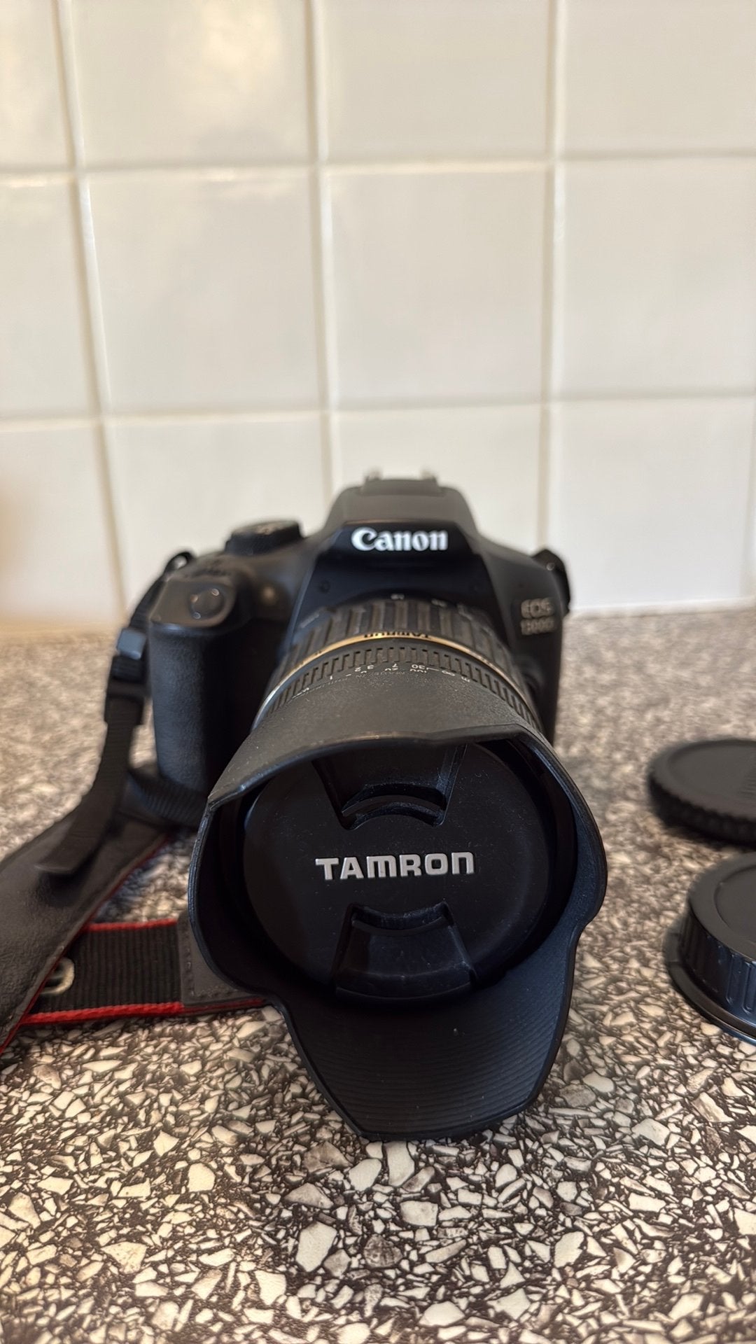 Canon EOS 1300D + Tamron 18-200mm allround zoomlens, Ophalen, Gebruikt, Canon, 8 keer of meer
