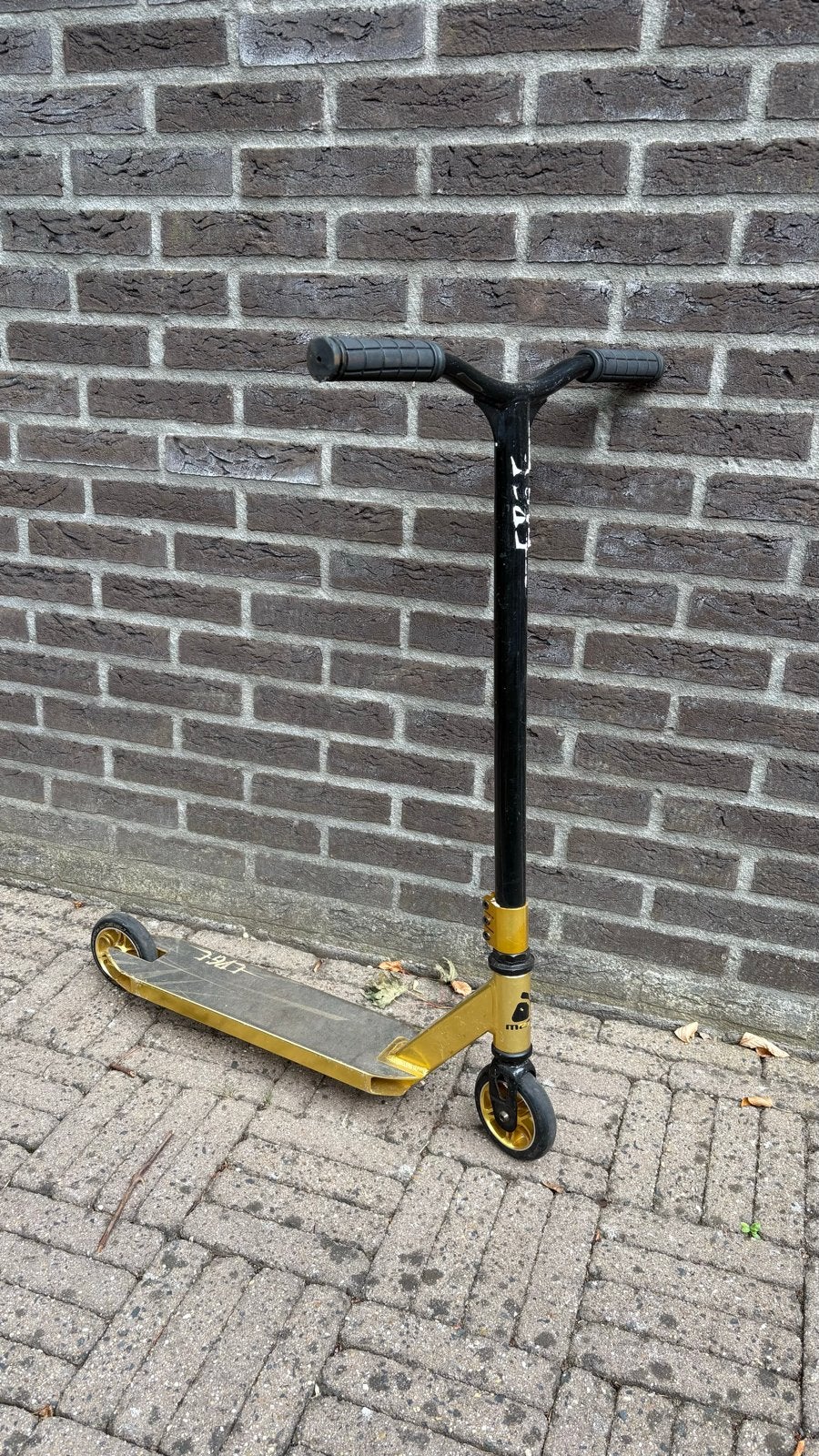 Stuntstep Meteor Edge goud/zwart, Fietsen en Brommers, Steps, Ophalen, Gebruikt, Gewone step