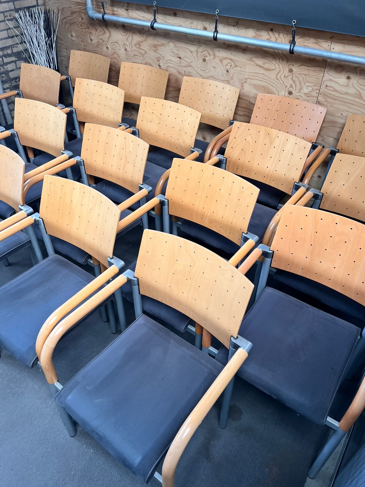 Stoelen 18 stuks, Wiegner Hager (stapelbaar), Ophalen, Bruin, Hout, Wiesner Hagen