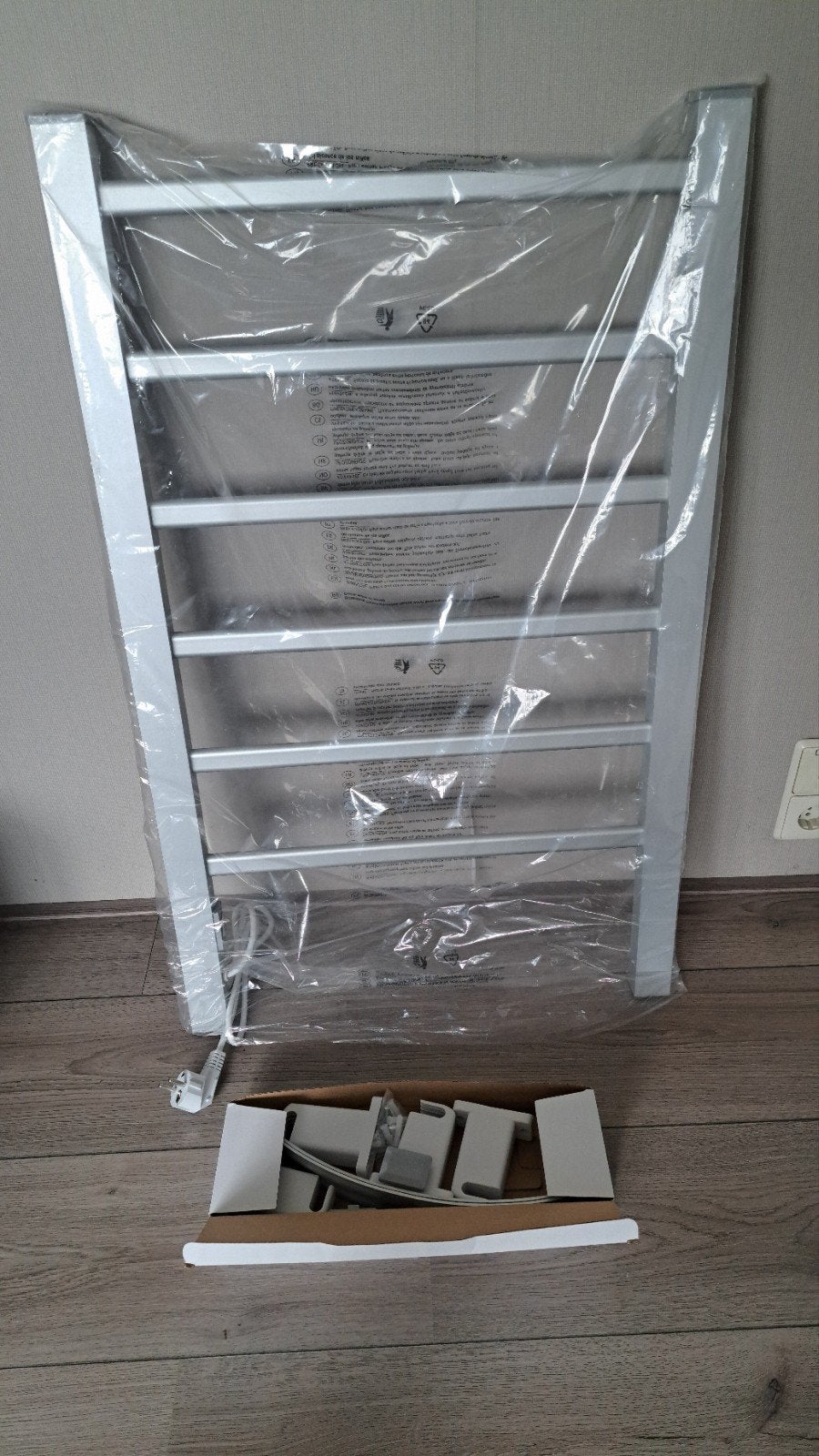 Dirt Devil Elektrische Handdoekverwarming - Nieuw, Huis en Inrichting, Overige typen, Nieuw, Minder dan 25 cm, Minder dan 100 cm