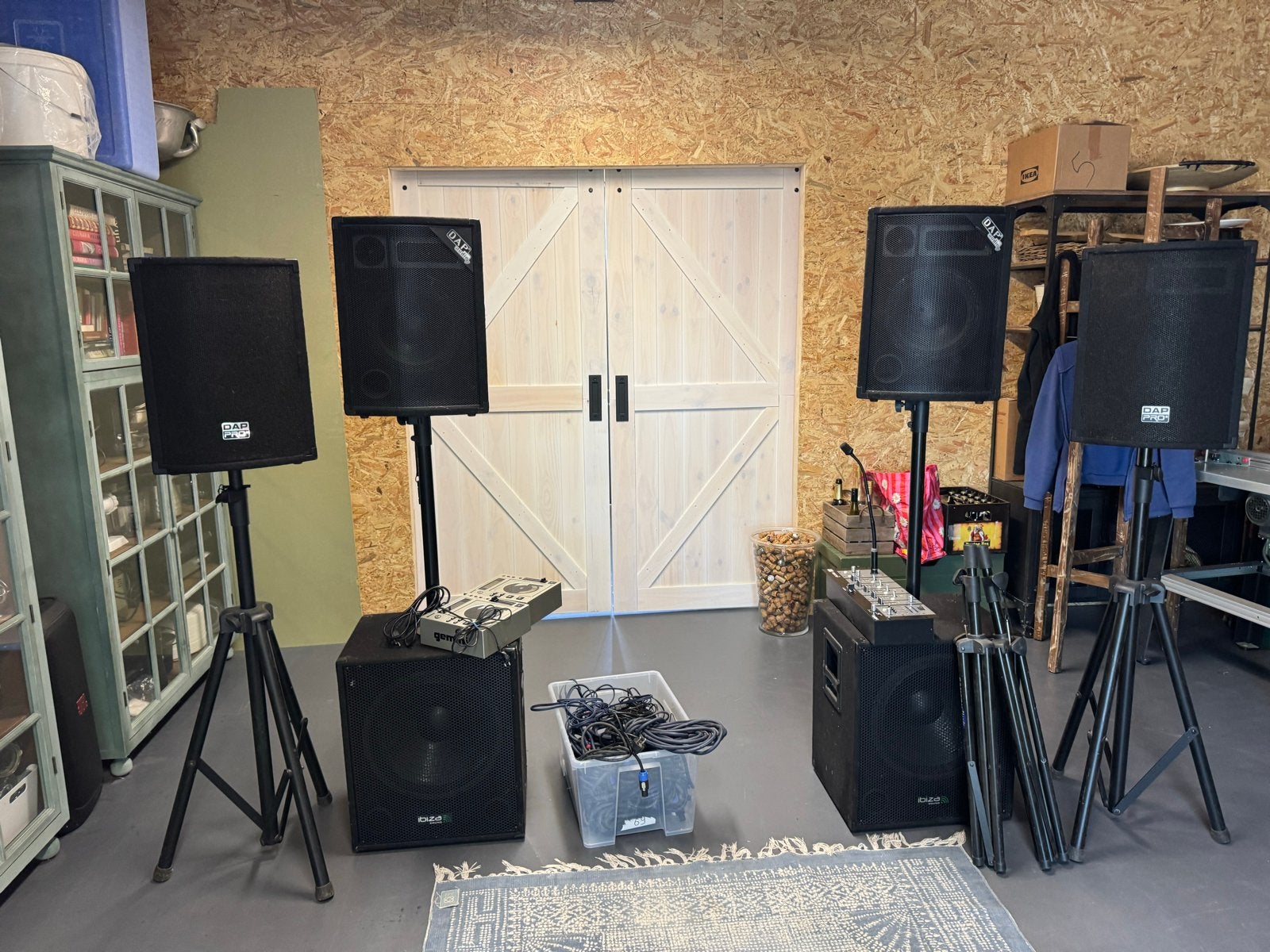 Complete DJ-set met speakers, subwoofers en accessoires, Ophalen of Verzenden, Gebruikt, Dj-set, Overige merken
