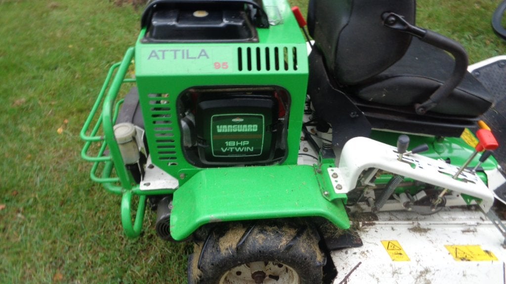 Etesia attila av 95 ruwterrein zitmaaier hst grasmaaier, Tuin en Terras, Zitmaaiers, Gebruikt, Ethesia, Nederland, Ophalen
