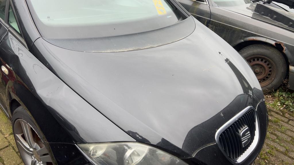 SEAT LEON Motorkap 2005-2013 - Nette staat, licht deukje, Ophalen of Verzenden