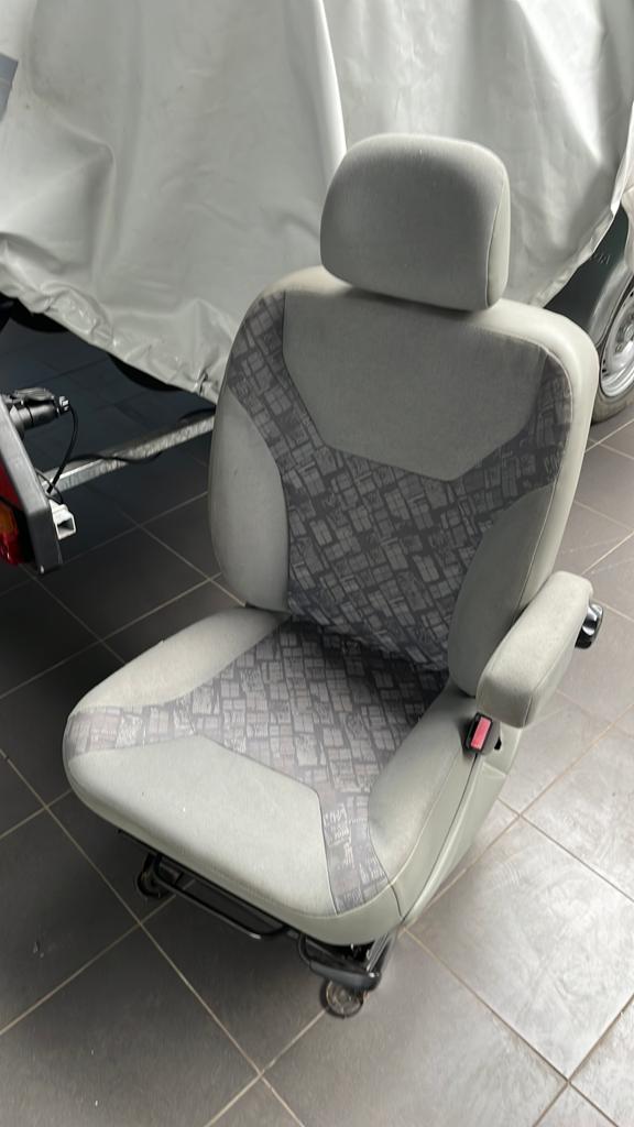 Stoel, Auto-onderdelen, Interieur en Bekleding, Ophalen of Verzenden, Gebruikt, Renault
