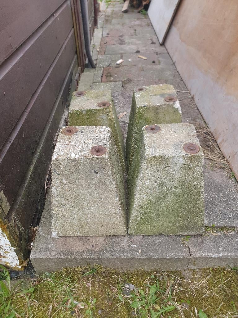 Poeren beton 4x, Ophalen, Gebruikt, Overige typen