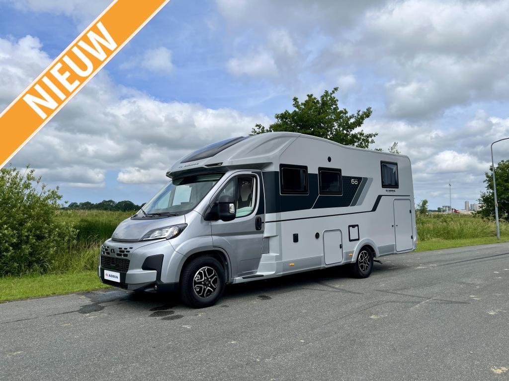 Adria Coral 670 DL 60 Years - Luxe Pakket, Caravans en Kamperen, Campers, Automaat, Fiat, Diesel, Adria