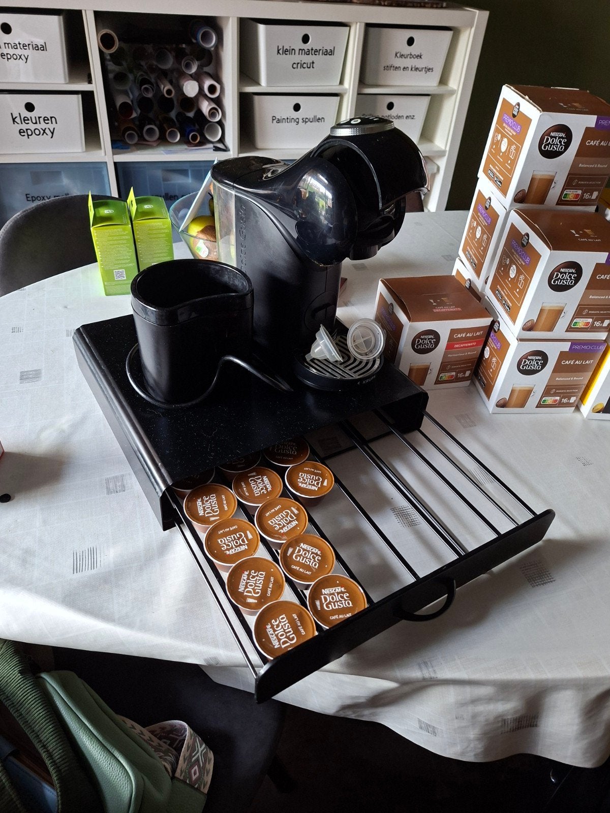 Dolce Gusto met vele cups, Witgoed en Apparatuur, Ophalen of Verzenden, Zo goed als nieuw, Dolce Gusto, Dolce Gusto