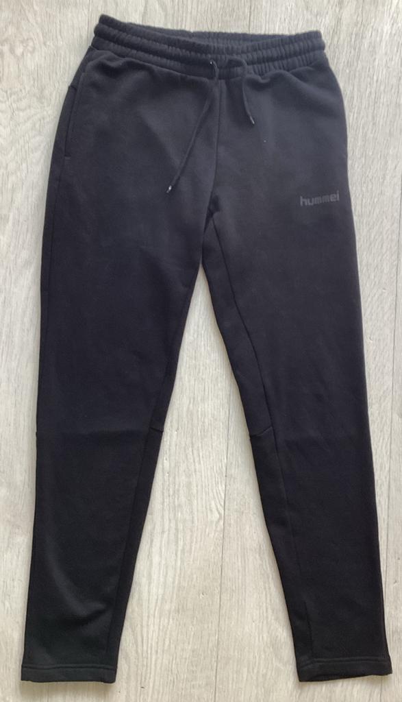 Hummel Zwarte Trainingsbroek / joggingbroek Maat S, Kleding | Heren, Sportkleding, Zo goed als nieuw, Algemeen, Maat 46 (S) of kleiner