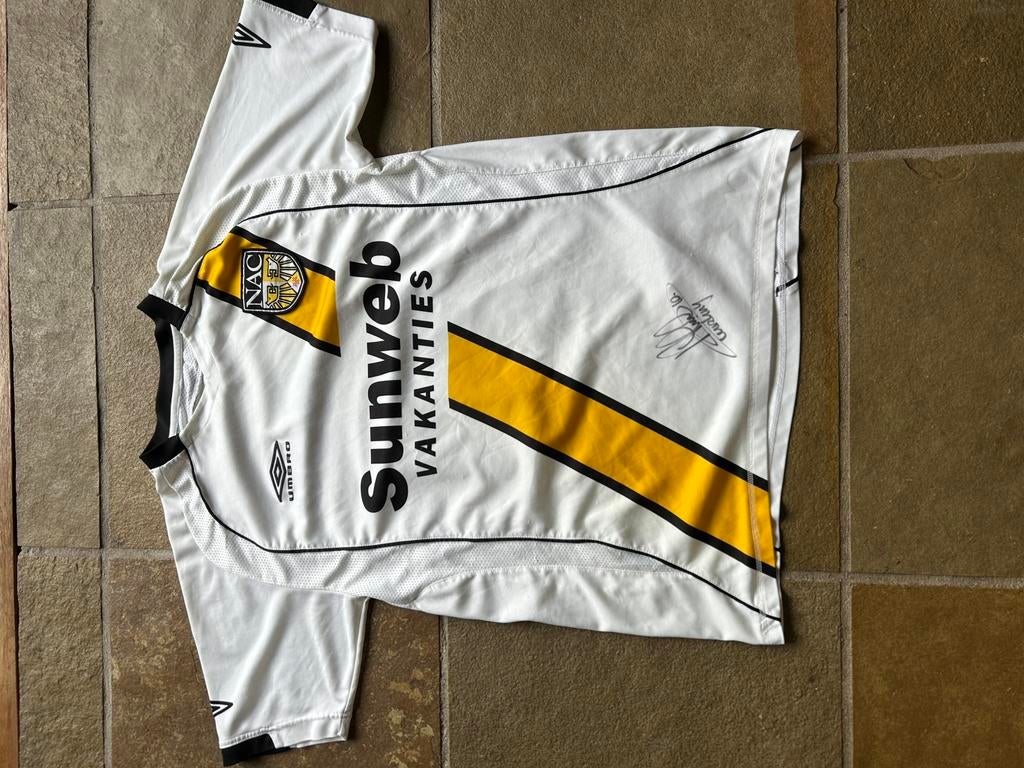 NAC shirt met handtekening Lurling, Sport en Fitness, Voetbal, Maat M, Ophalen of Verzenden, Zo goed als nieuw, Shirt